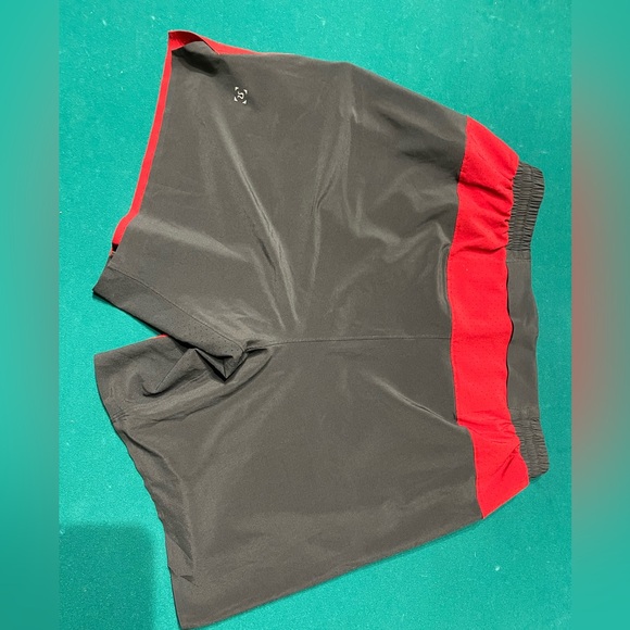 Lululemon Size M Linerless 7" - Picture 1 of 2